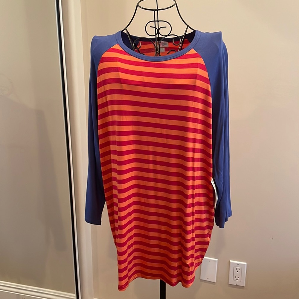 Lularoe Randy Tee size 2XL. New with tags.